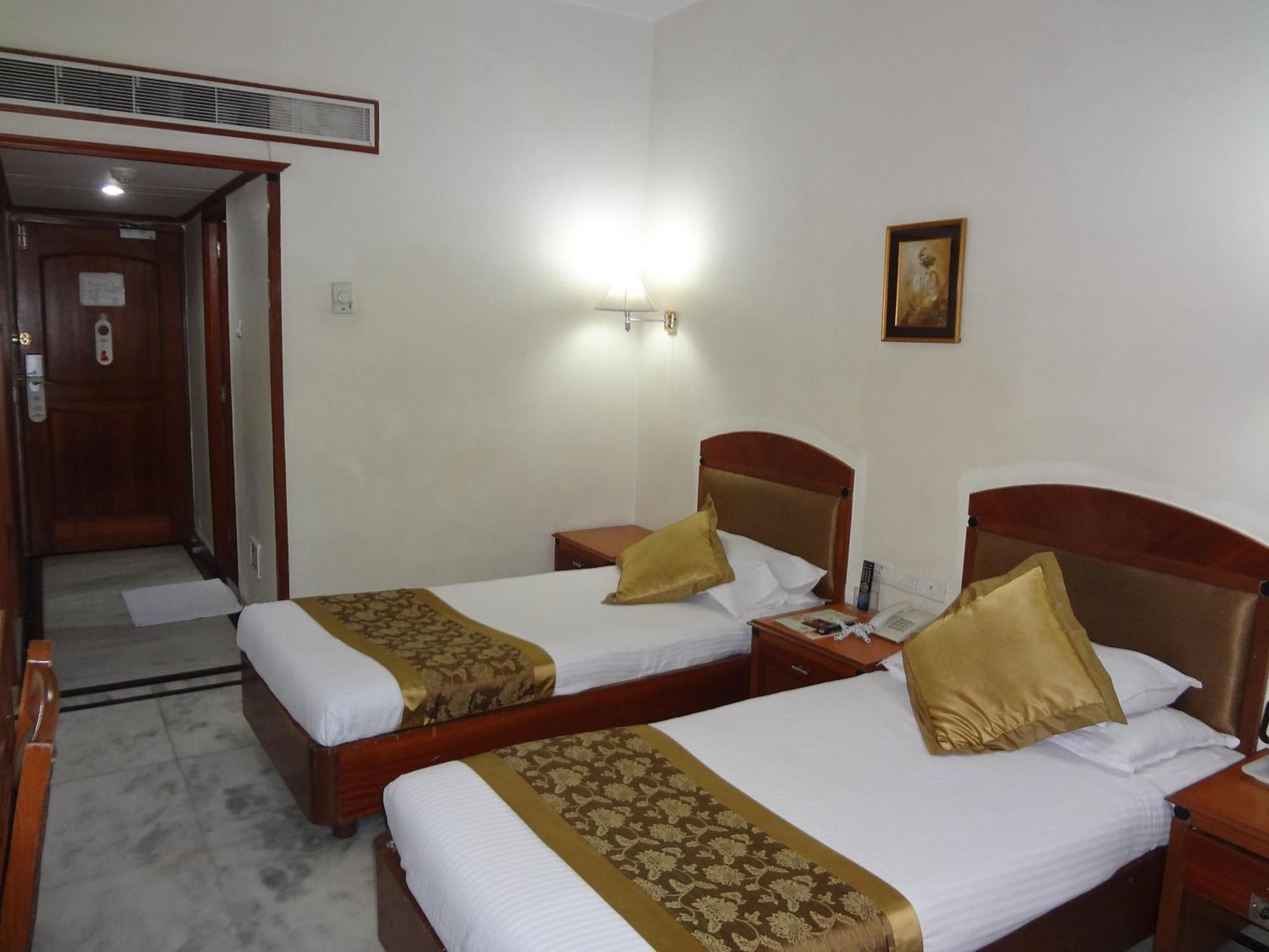 Daspalla Executive Court Visakhapatnam Exterior foto