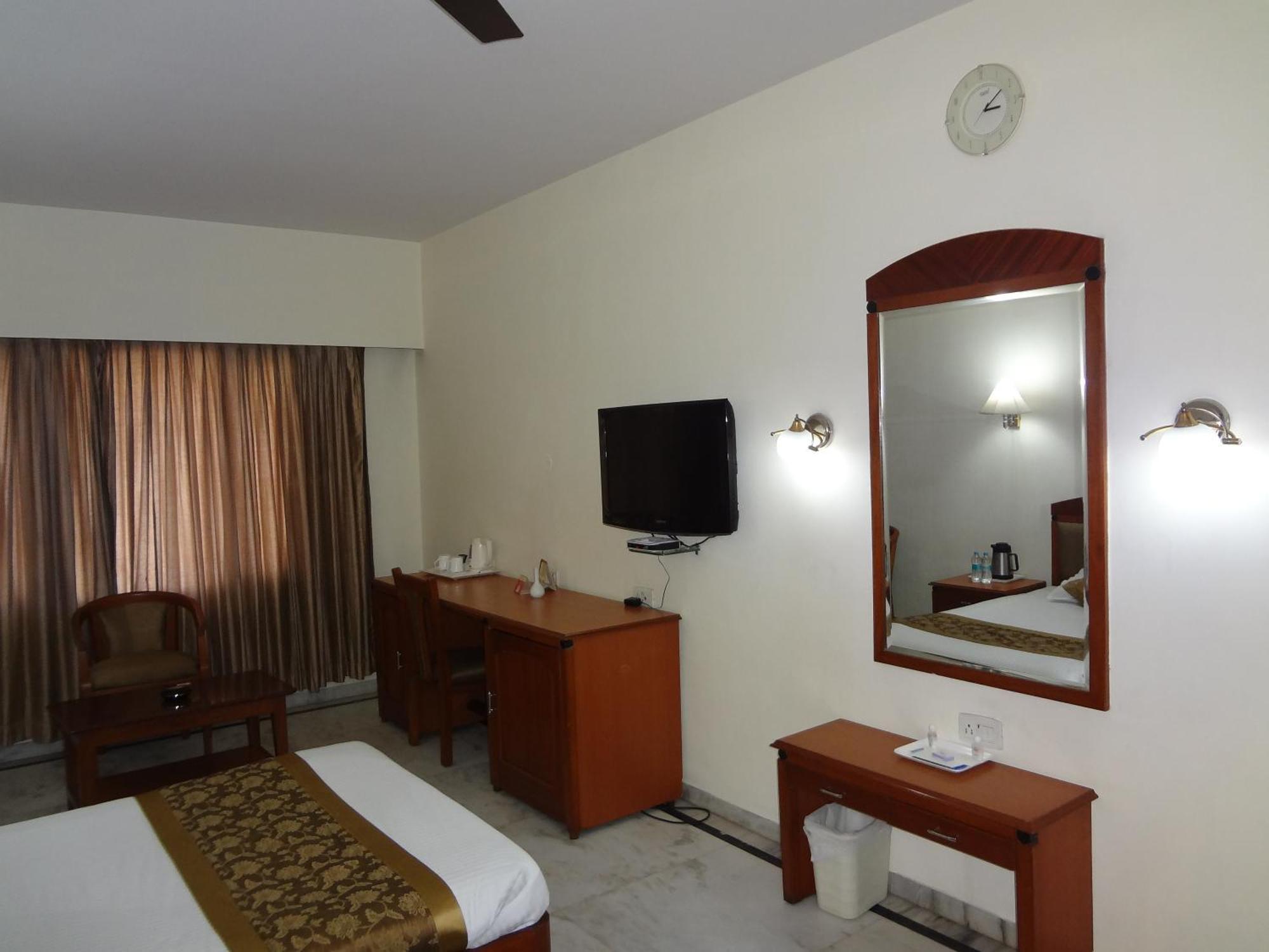 Daspalla Executive Court Visakhapatnam Exterior foto