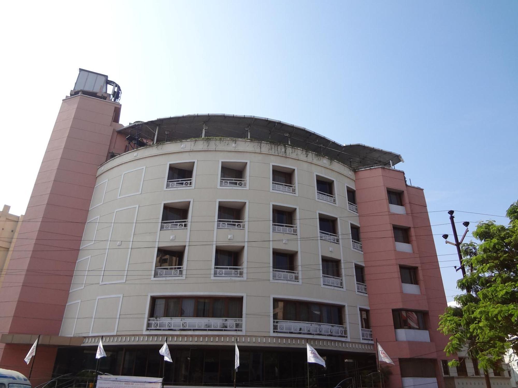 Daspalla Executive Court Visakhapatnam Exterior foto