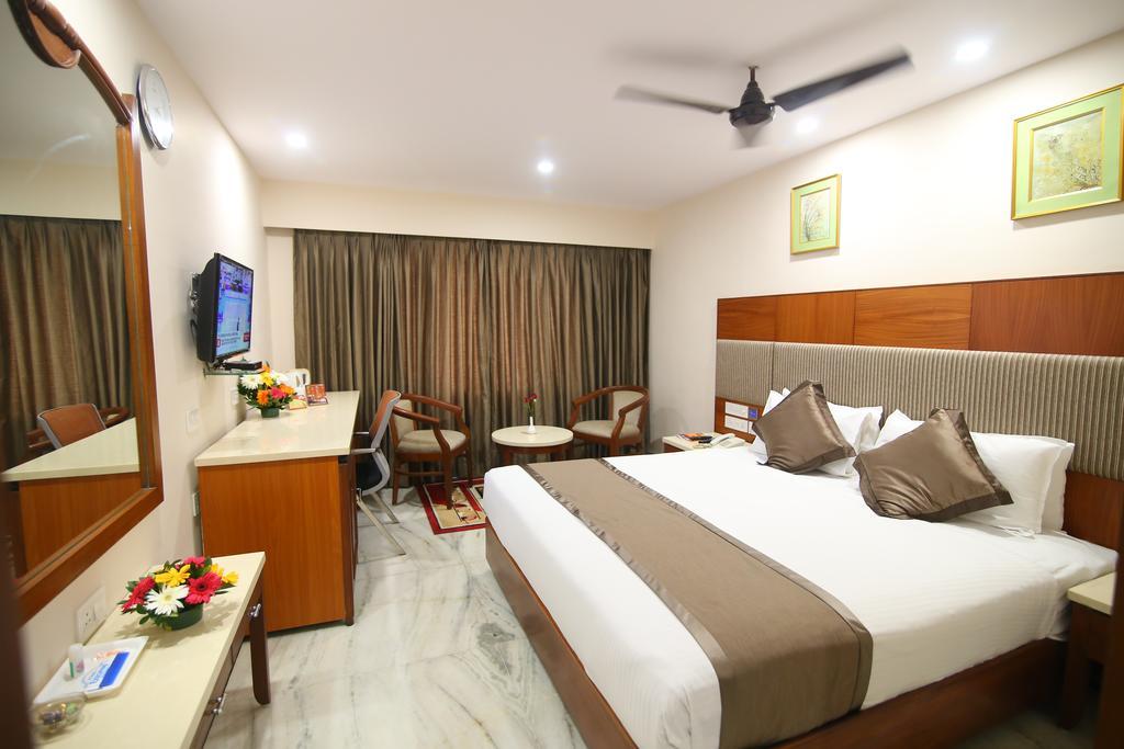 Daspalla Executive Court Visakhapatnam Exterior foto
