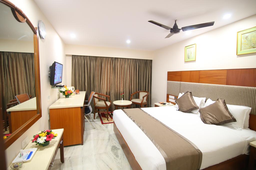 Daspalla Executive Court Visakhapatnam Exterior foto